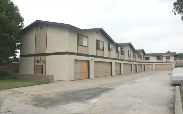 17682 Cameron St in Huntington Beach, CA - Building Photo - Building Photo