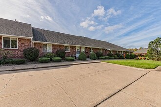 Idyllbrook Village Senior Living in Erie, PA - Building Photo - Building Photo