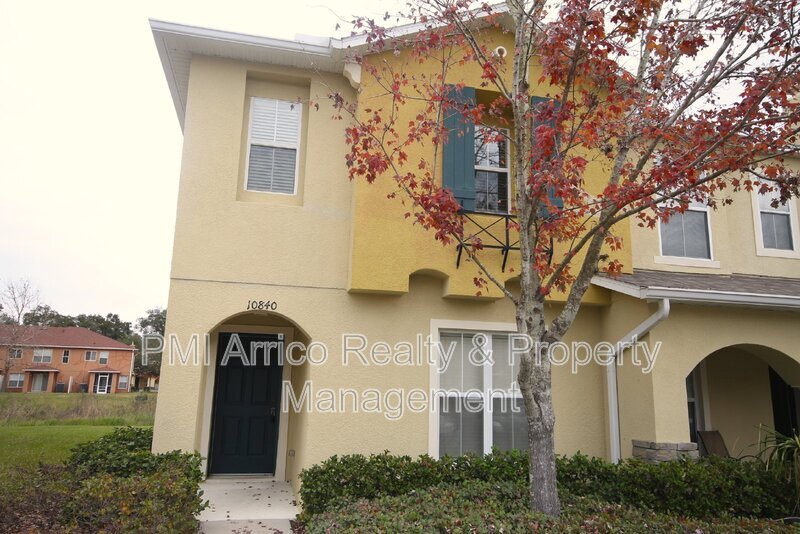 10840 Johanna Ave in Riverview, FL - Building Photo