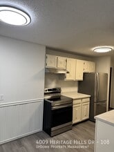 4009 Heritage Hills Dr in Bloomington, MN - Building Photo - Building Photo