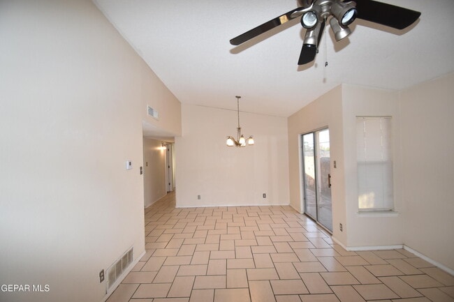 9597 Martinique Dr in El Paso, TX - Building Photo - Building Photo