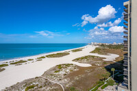 Lighthouse Towers in Clearwater, FL - Foto de edificio - Building Photo