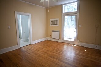 639 N Columbia St in Chapel Hill, NC - Building Photo - Building Photo