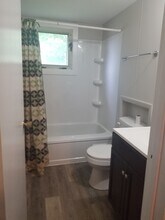 330 Columbia St, Unit 2 in Butler, PA - Foto de edificio - Building Photo