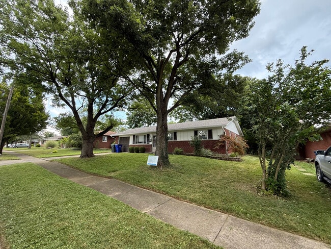 5756 Kendon St in Dayton, OH - Building Photo - Building Photo