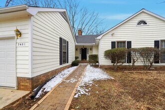 7401 Palmetto Ct in Charlotte, NC - Building Photo - Building Photo