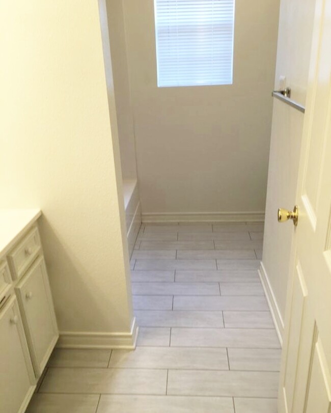 320 N 8th St, Unit 320 N 8th St in Nederland, TX - Building Photo - Building Photo