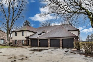 825 Waterview Cir in Vernon Hills, IL - Building Photo