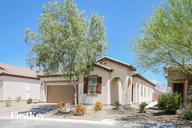 340 Casmailia Ave in North Las Vegas, NV - Building Photo - Building Photo