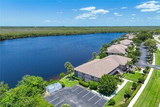 1015 Mainsail Dr in Naples, FL - Building Photo - Building Photo