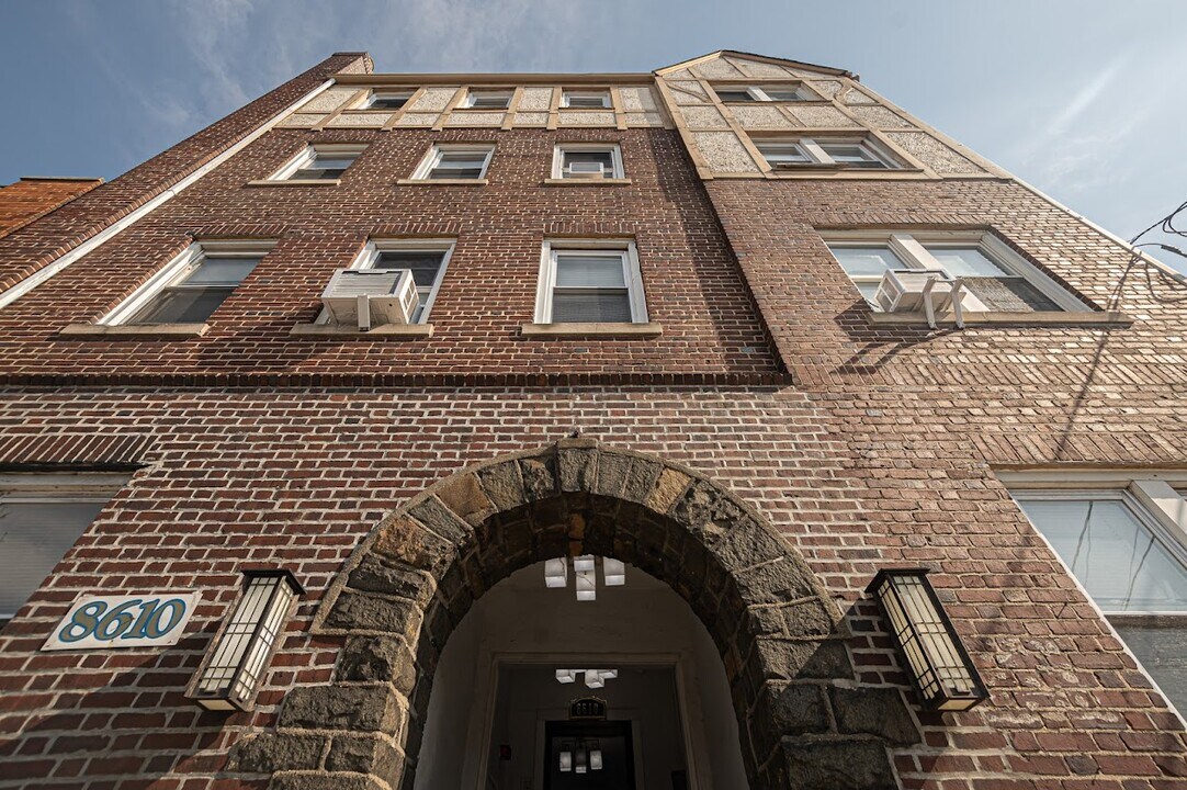 8610 John F. Kennedy Blvd in North Bergen, NJ - Building Photo