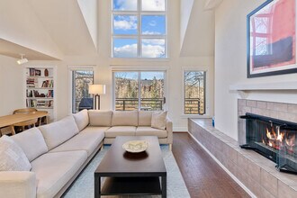 113 Lost Creek Ln in Mountain Village, CO - Foto de edificio - Building Photo