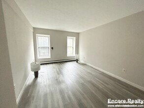 90 Hammond St in Boston, MA - Building Photo - Building Photo