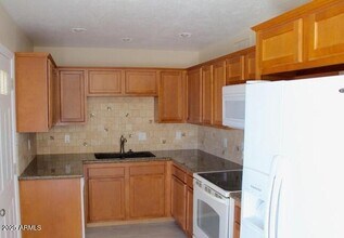 2015 E 10th St in Tempe, AZ - Foto de edificio - Building Photo
