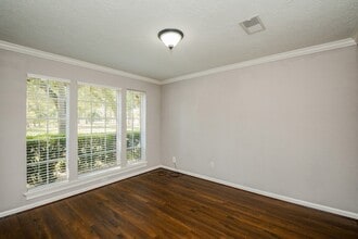 11610 Cypresswood Dr in Houston, TX - Building Photo - Building Photo