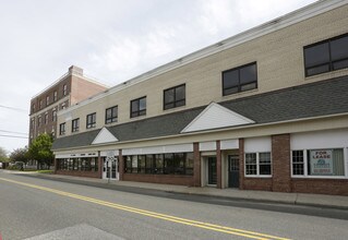 Bayshore Professional Plaza in Bay Shore, NY - Building Photo - Building Photo