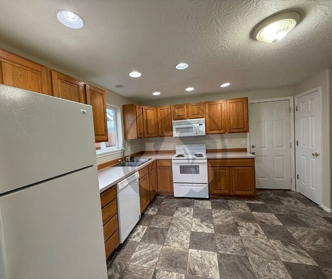 4640 Blackcherry Ct SE in Salem, OR - Foto de edificio - Building Photo