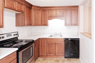 1325 Worcester Rd in Framingham, MA - Building Photo - Building Photo