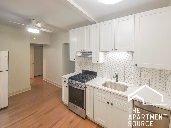 property at 5951 N Paulina St