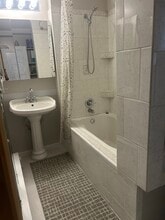 815 Cedar St, Unit 4 in Muscatine, IA - Foto de edificio - Building Photo