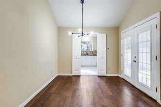 5565 Preston Oaks Rd in Dallas, TX - Building Photo - Building Photo