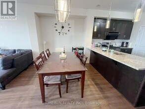 100 Escarpment Cres in Ottawa, ON - Building Photo - Building Photo