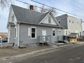 6 11th St S, Unit 1 in Fargo, ND - Building Photo - Building Photo