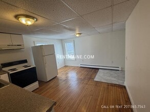 160 Grove St in Bangor, ME - Building Photo - Building Photo
