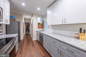 2205 Emerald St in Philadelphia, PA - Building Photo - Building Photo