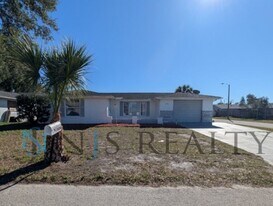 7824 Ironbark Dr in Port Richey, FL - Building Photo