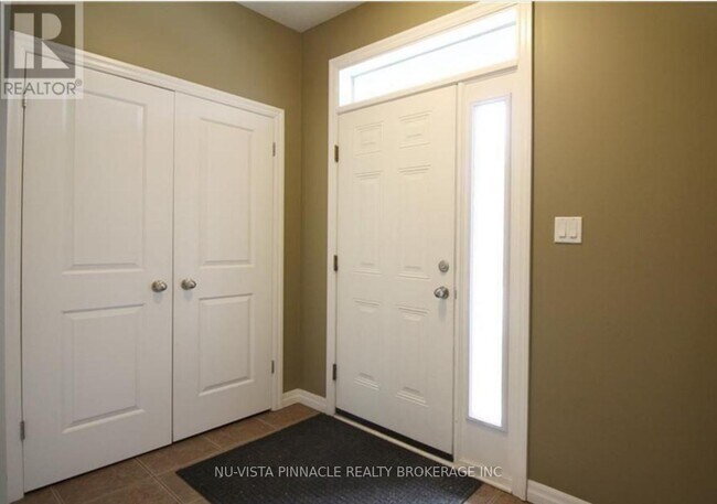 112 N Centre Rd in London, ON - Building Photo - Building Photo