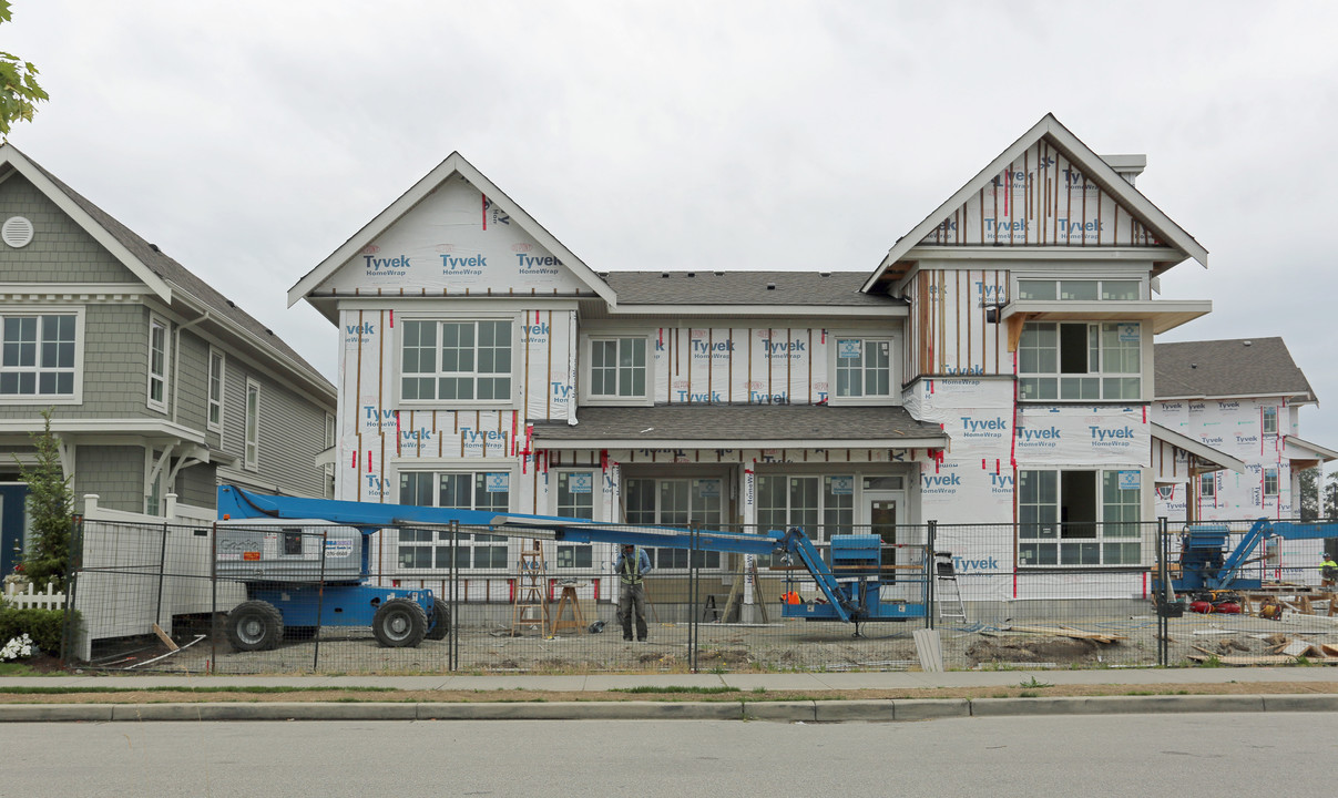 Charterhouse at Hampton Cove in Delta, BC - Building Photo