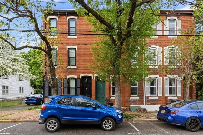 property at 103 W Union St