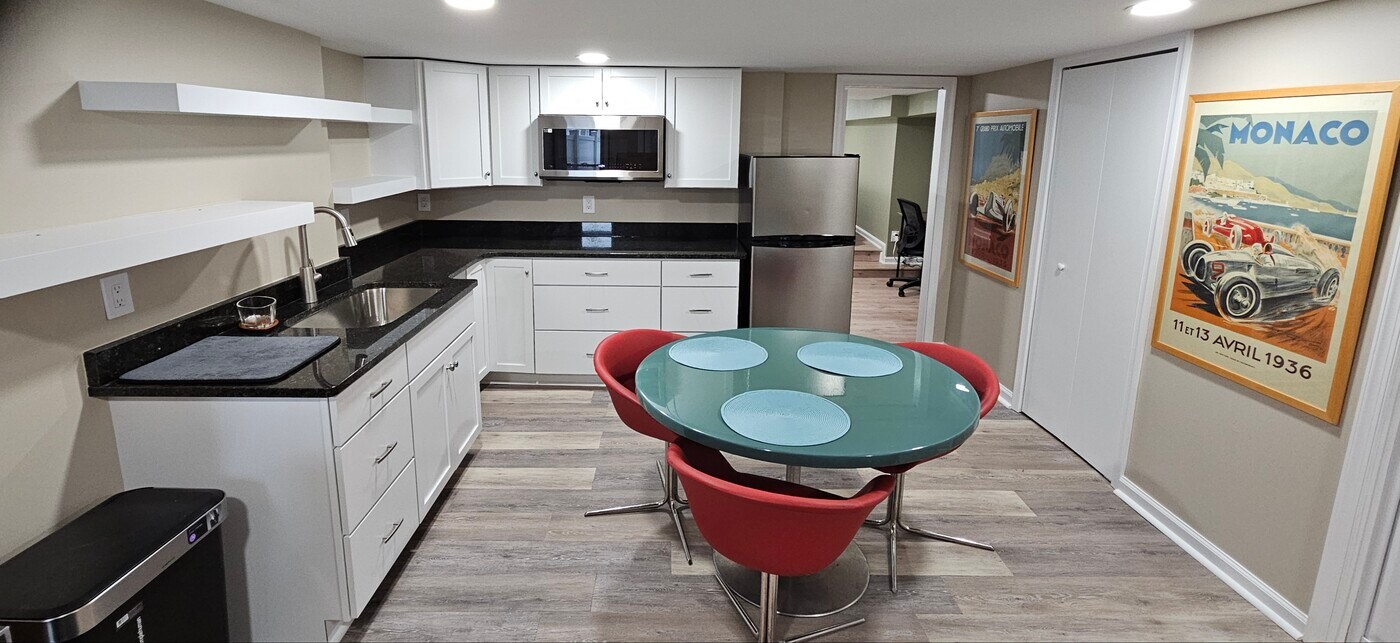4633 Kernwood Ave, Unit Basement in Baltimore, MD - Foto de edificio