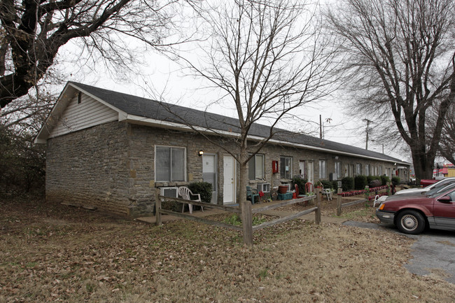 214 Gallatin Pike in Madison, TN - Building Photo - Building Photo