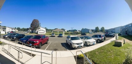 Millstream & Maplewood Apartments in Wrightstown, NJ - Building Photo - Building Photo