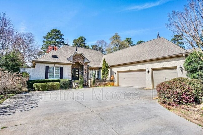 3202 SC-14 in Greenville, SC - Building Photo - Building Photo