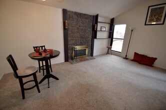 9797 E Peakview Ave in Englewood, CO - Building Photo - Building Photo