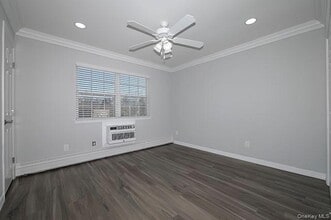 298 Cassa Loop in Holtsville, NY - Building Photo - Building Photo