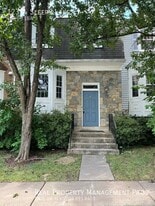 12334 Sleepy Lake Ct in Fairfax, VA - Building Photo