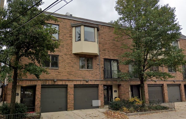 property at 747 W Dickens Ave