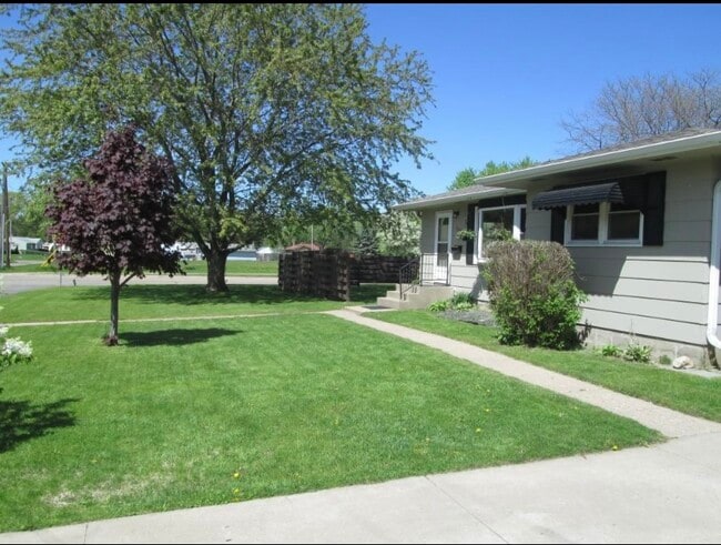property at 2632 3rd St N
