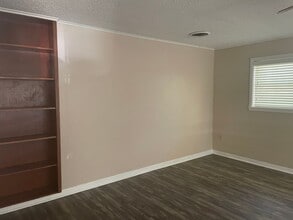 214 W Quitman Ave in Gladewater, TX - Building Photo - Building Photo