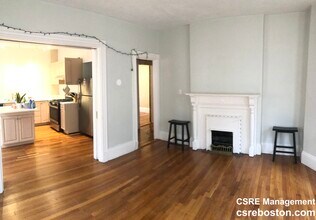 24 Pond St, Unit 1 in Boston, MA - Building Photo - Building Photo