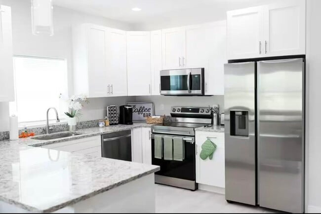 2700 Nokomis Ave in West Palm Beach, FL - Building Photo - Building Photo