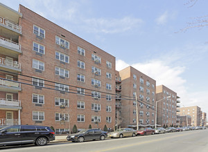 3420 Parsons Blvd in Flushing, NY - Building Photo - Building Photo