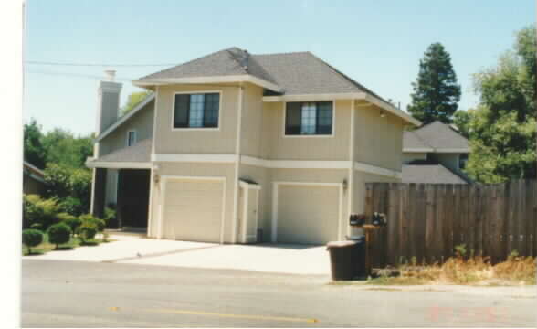 170 Ironwood Dr in Pacheco, CA - Foto de edificio