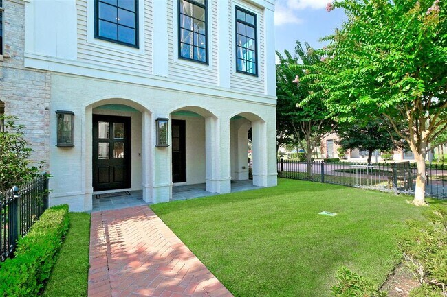 39 Crain Sq Blvd in Houston, TX - Building Photo - Building Photo