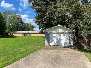 330 College St in Newark, AR - Building Photo - Building Photo