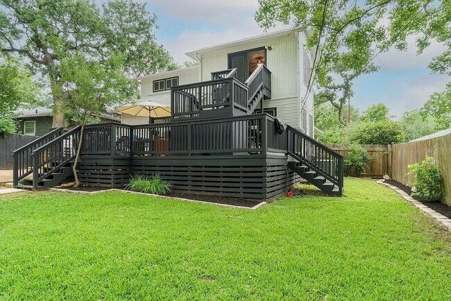 2204 Forest Trail in Austin, TX - Building Photo - Building Photo
